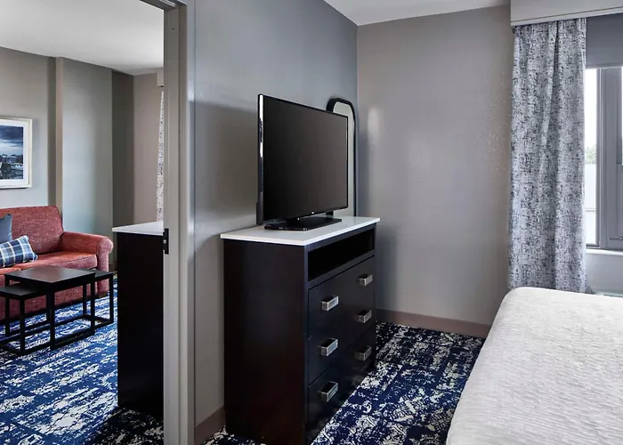 Homewood Suites Savannah Historic District/Riverfront